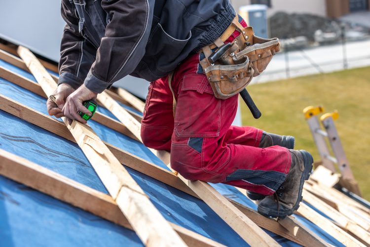 洋風瓦屋根のリフォームコストは?