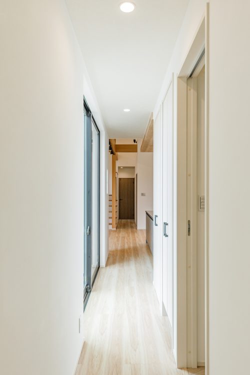 さまざまなところに配置された大きめ収納