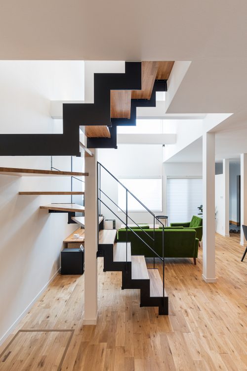 リビング階段で2階とも緩やかに繋がる空間に!