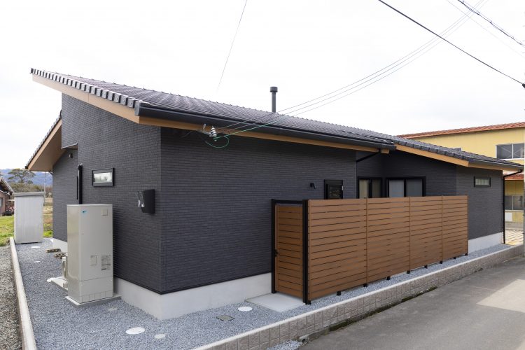 アクセントカラーが映える和モダンの平屋にしました