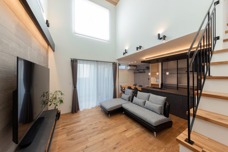 家族が自然と集まる開放感あふれるリビングをご紹介