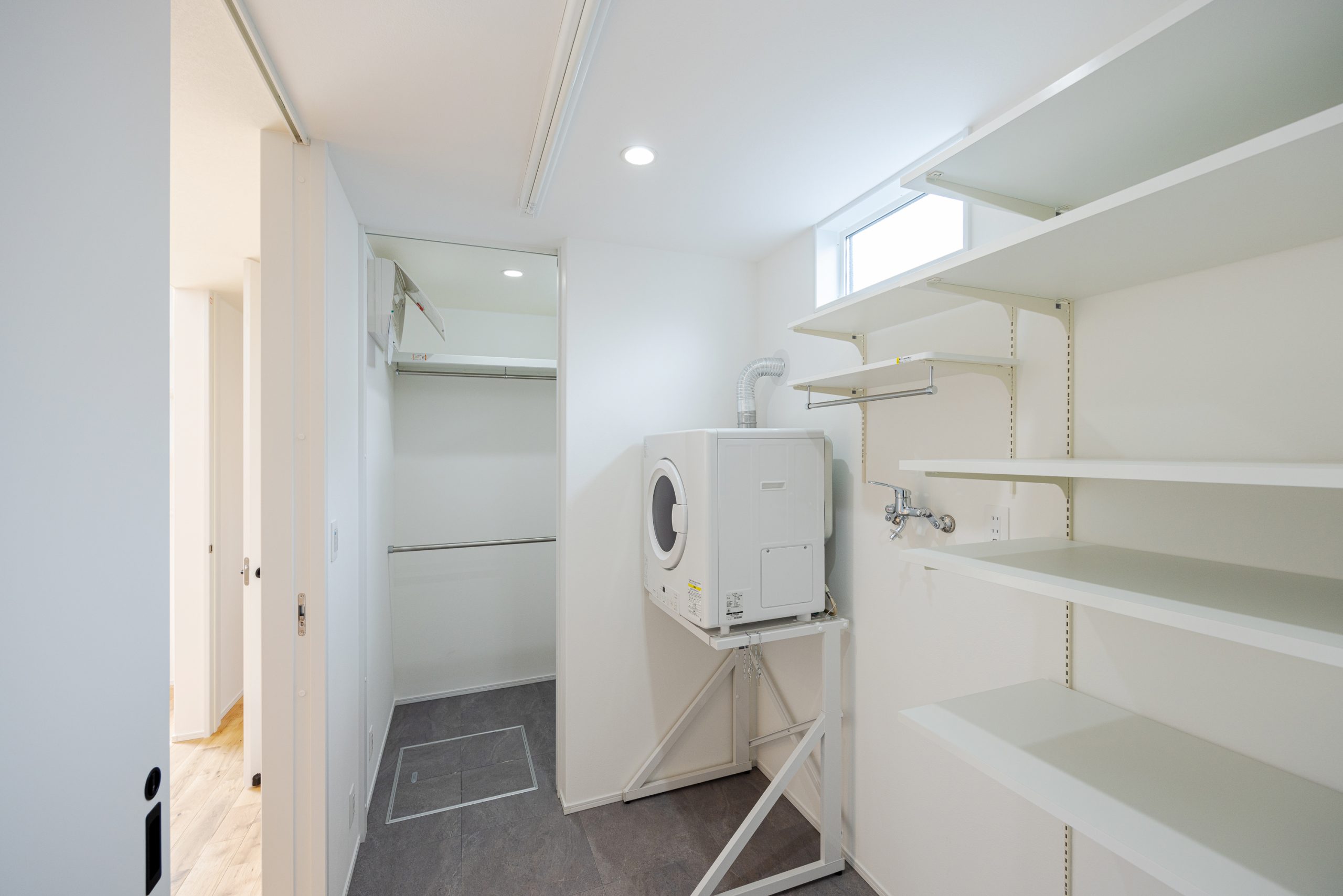 洗濯の手間が省ける家事室