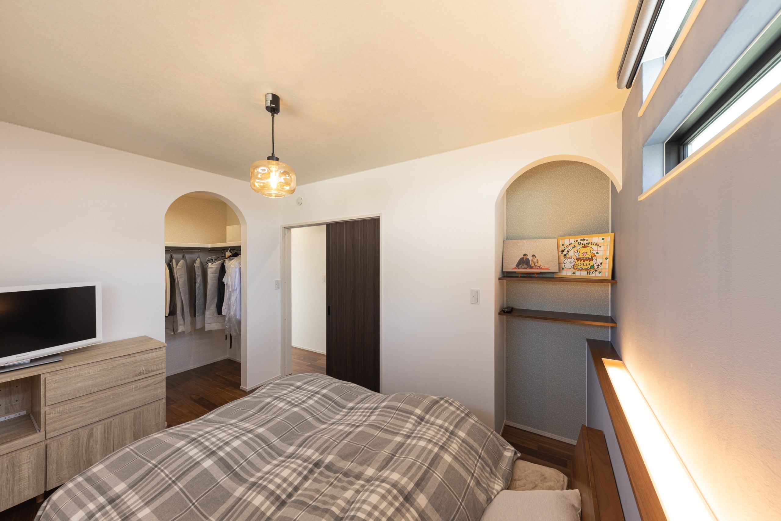 デザイン性に富んだ外観と内装