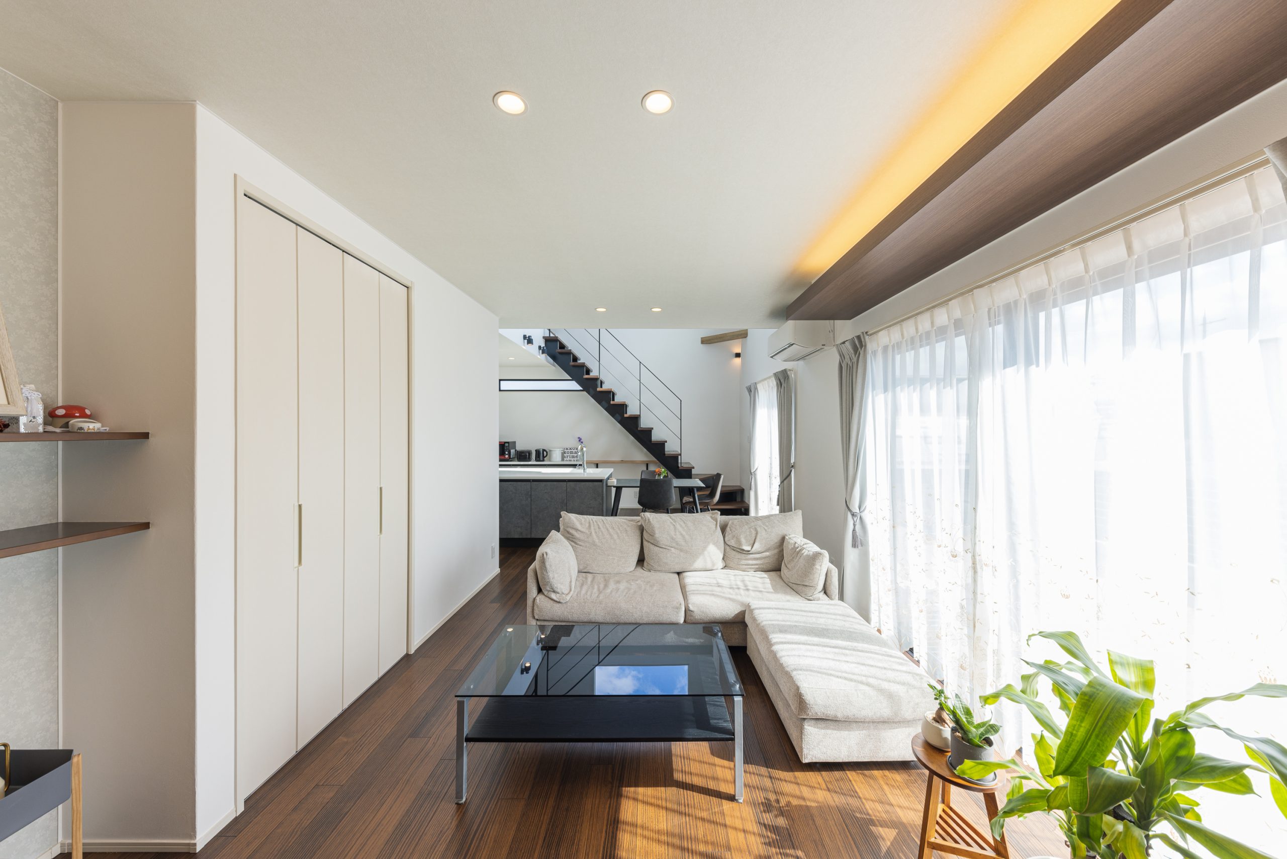 家族でくつろげるリビングとダイニングは?