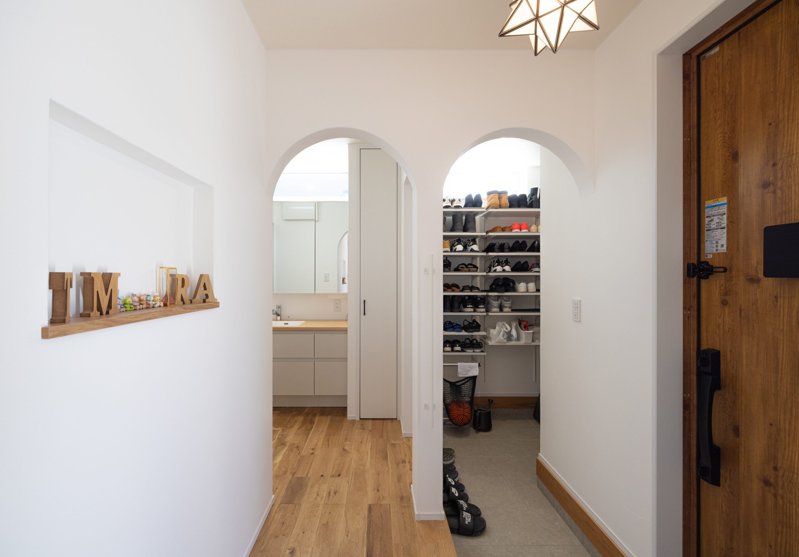 玄関に設置した大容量収納