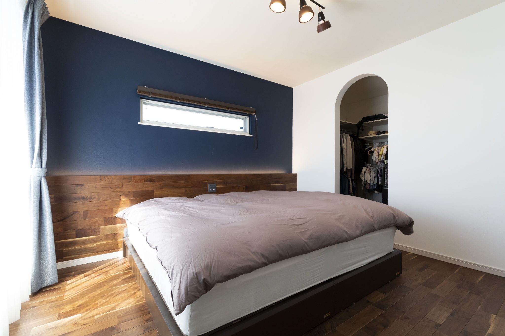 濃い色はポイント使いを推奨