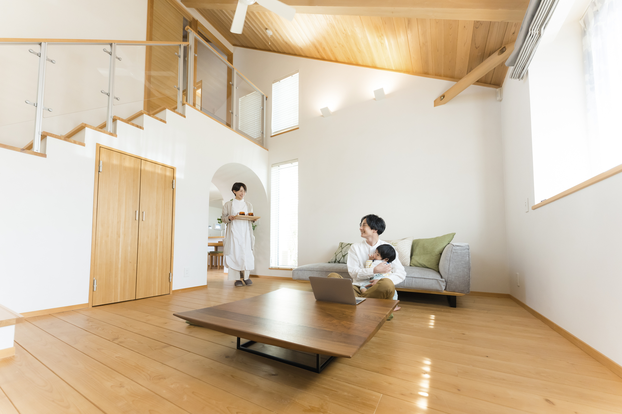 【注文住宅】吹き抜けをつくると後悔する?よくあるケースと対策法とは