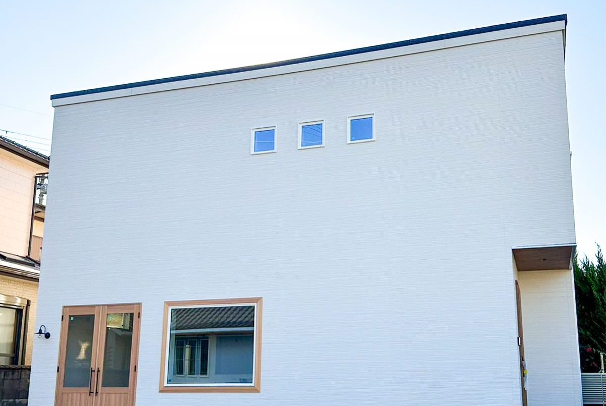 【完成お披露目会＠稲美町】パン屋さん併設のシンプルな外観が特徴的な店舗付住宅