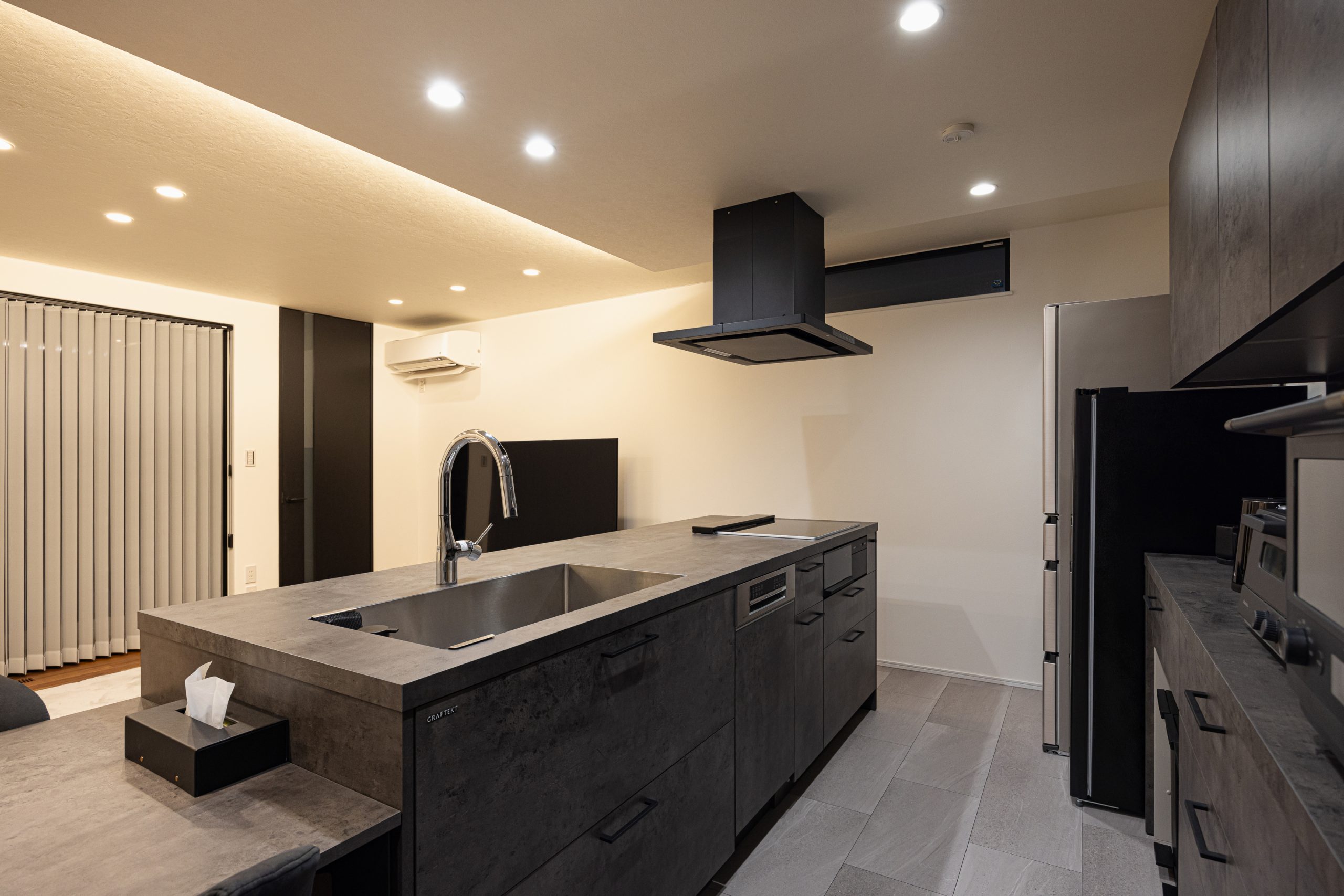 リビング全体が見渡せるアイランドキッチンをご紹介