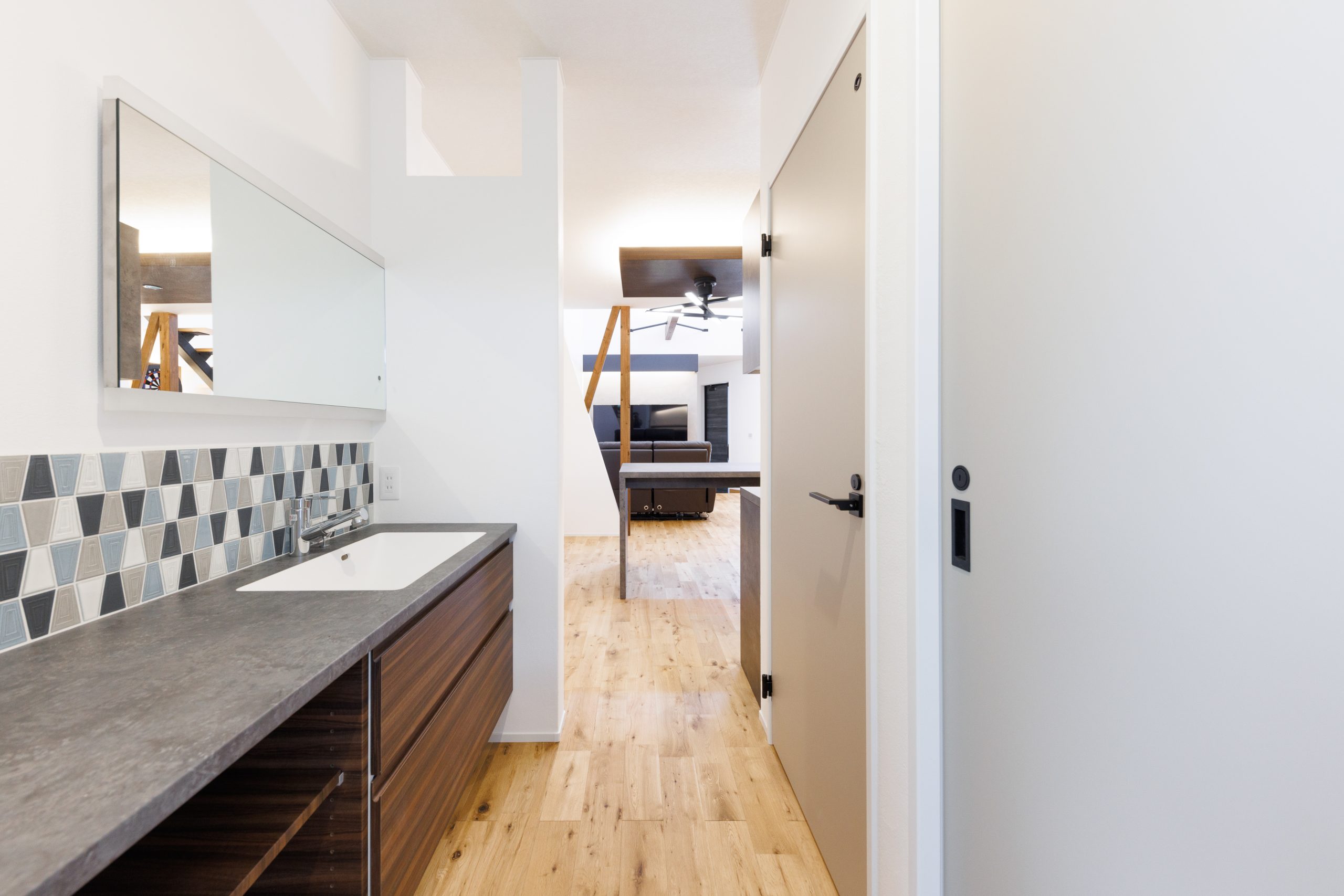 デザイン性のある家事楽動線の水回り