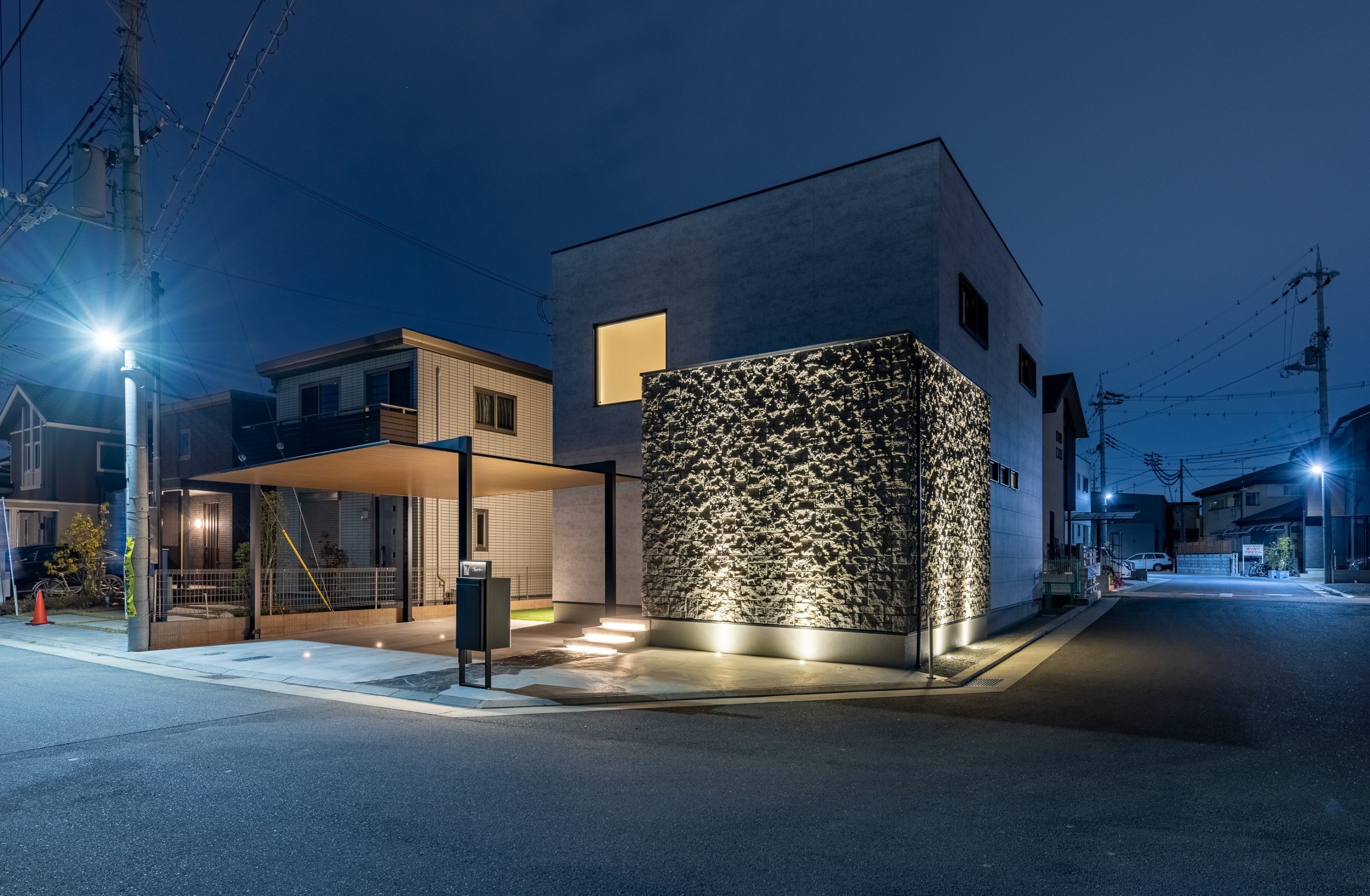 第10位:家族が団らんできる暖かい木の家