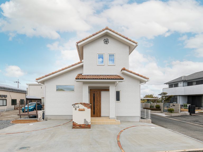 中庭とウッドデッキの組み合わせで家族のやすらぎ空間をつくろう